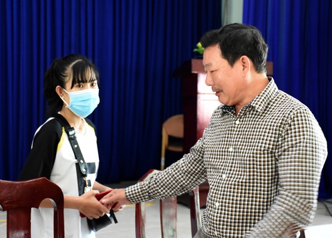Nữ lễ tân từng nhiễm virus corona: Sức khỏe tôi tốt nhưng buồn vì bị xa lánh - Ảnh 2. Nữ lễ tân từng nhiễm virus corona: Sức khỏe tôi tốt nhưng buồn vì bị xa lánh - Ảnh 2.