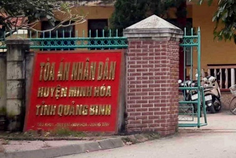 Chánh án tòa huyện quan hệ tình dục với nữ kế toán tại cơ quan bị điều chuyển - Ảnh 1. Chánh án tòa huyện quan hệ tình dục với nữ kế toán tại cơ quan bị điều chuyển - Ảnh 1.
