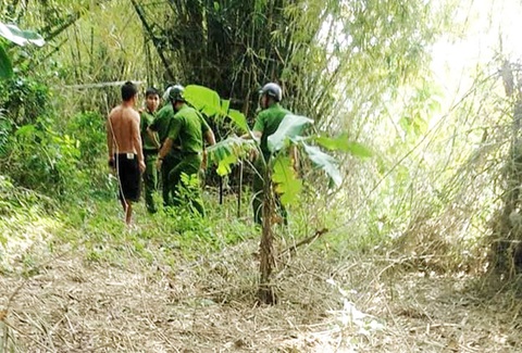 Cướp hai tiệm vàng bị truy đuổi, nhảy sông Thu Bồn và chết đuối - Ảnh 2. Cướp hai tiệm vàng bị truy đuổi, nhảy sông Thu Bồn và chết đuối - Ảnh 2.
