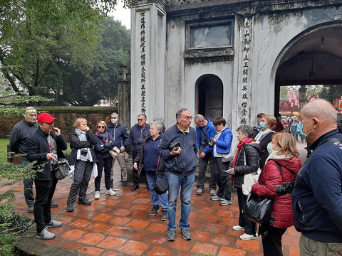 Ngành du lịch kêu khóc về thiệt hại, kêu gọi nhau đoàn kết - Ảnh 1. Ngành du lịch kêu khóc về thiệt hại, kêu gọi nhau đoàn kết - Ảnh 1.