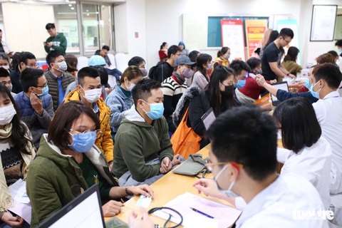 Hàng ngàn người hiến máu trong những ngày dịch corona phức tạp - Ảnh 5. Hàng ngàn người hiến máu trong những ngày dịch corona phức tạp - Ảnh 5.
