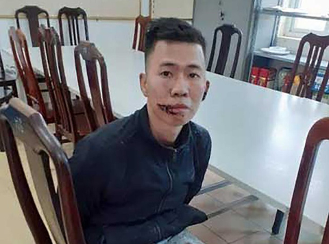 Khởi tố nghịch tử sát hại mẹ, chém trọng thương cha và em trai - Ảnh 1. Khởi tố nghịch tử sát hại mẹ, chém trọng thương cha và em trai - Ảnh 1.
