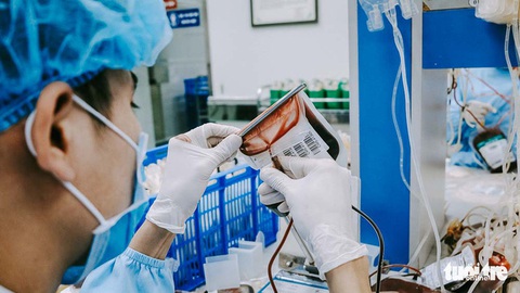 Hàng ngàn người hiến máu trong những ngày dịch corona phức tạp - Ảnh 10. Hàng ngàn người hiến máu trong những ngày dịch corona phức tạp - Ảnh 10.