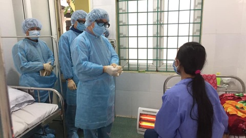 Đây là lúc ứng phó, không phải lúc hoảng loạn với virus corona - Ảnh 1. Đây là lúc ứng phó, không phải lúc hoảng loạn với virus corona - Ảnh 1.