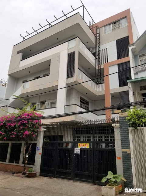 Thang máy nhà dân rơi, 1 người chết, 2 người trọng thương - Ảnh 2. Thang máy nhà dân rơi, 1 người chết, 2 người trọng thương - Ảnh 2.