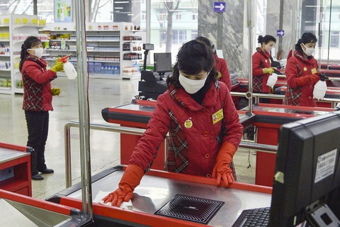 Yonhap: Triều Tiên có gần 7.000 người nghi nhiễm COVID-19 - Ảnh 1. Yonhap: Triều Tiên có gần 7.000 người nghi nhiễm COVID-19 - Ảnh 1.