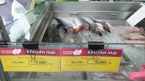 Giá thực phẩm giảm, người Sài Gòn tranh thủ cuối tuần đi siêu thị - Ảnh 6. Giá thực phẩm giảm, người Sài Gòn tranh thủ cuối tuần đi siêu thị - Ảnh 6.