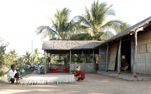 Làng thuận thiên không sợ mặn - Ảnh 3. Làng thuận thiên không sợ mặn - Ảnh 3.