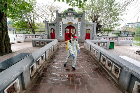 Khử trùng di tích nhà tù Hỏa Lò, Hoàng thành Thăng Long, Văn Miếu... - Ảnh 5. Khử trùng di tích nhà tù Hỏa Lò, Hoàng thành Thăng Long, Văn Miếu... - Ảnh 5.