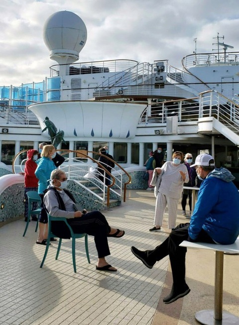 Cặp đôi người Mỹ trên du thuyền Grand Princess kiện hãng tàu đòi 1 triệu USD - Ảnh 3. Cặp đôi người Mỹ trên du thuyền Grand Princess kiện hãng tàu đòi 1 triệu USD - Ảnh 3.