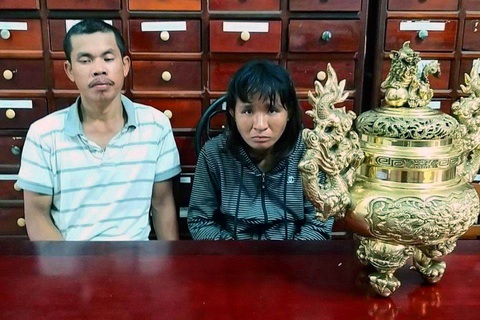Bắt cặp vợ chồng trộm lư hương trong đền thờ chị Võ Thị Sáu - Ảnh 1. Bắt cặp vợ chồng trộm lư hương trong đền thờ chị Võ Thị Sáu - Ảnh 1.