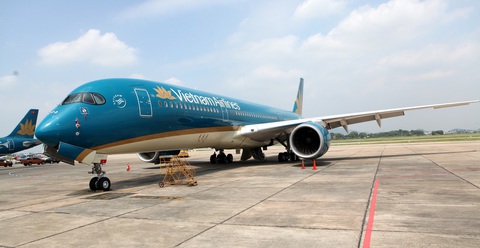 Vietnam Airlines kiến nghị tăng giá trần vé máy bay, phụ thu nhiên liệu - Ảnh 1. Vietnam Airlines kiến nghị tăng giá trần vé máy bay, phụ thu nhiên liệu - Ảnh 1.