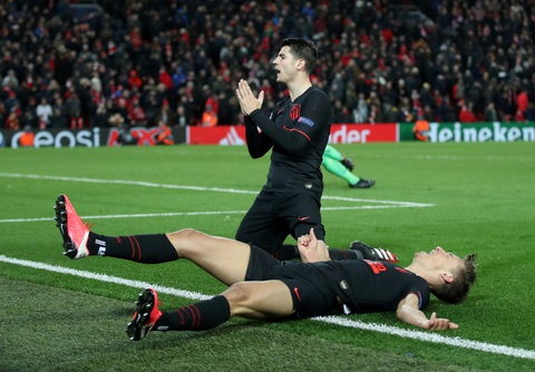 Những khoảnh khắc ấn tượng trong ngày Atletico Madrid tiễn Liverpool khỏi Champions League - Ảnh 10. Những khoảnh khắc ấn tượng trong ngày Atletico Madrid tiễn Liverpool khỏi Champions League - Ảnh 10.