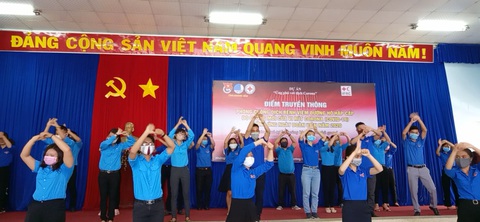 Nhảy flashmob Ghen Cô Vy tuyên truyền chống dịch - Ảnh 2. Nhảy flashmob Ghen Cô Vy tuyên truyền chống dịch - Ảnh 2.
