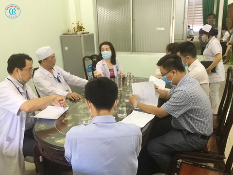 Bác sĩ Chợ Rẫy lên đường trong đêm, chi viện Bình Thuận chống COVID-19 - Ảnh 3. Bác sĩ Chợ Rẫy lên đường trong đêm, chi viện Bình Thuận chống COVID-19 - Ảnh 3.
