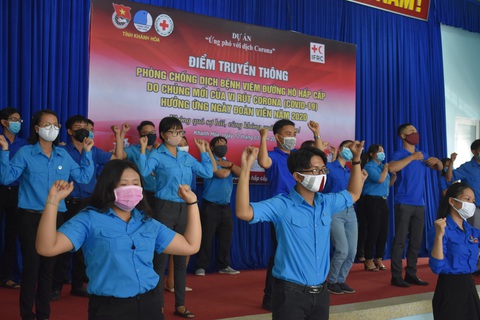 Nhảy flashmob Ghen Cô Vy tuyên truyền chống dịch - Ảnh 3. Nhảy flashmob Ghen Cô Vy tuyên truyền chống dịch - Ảnh 3.