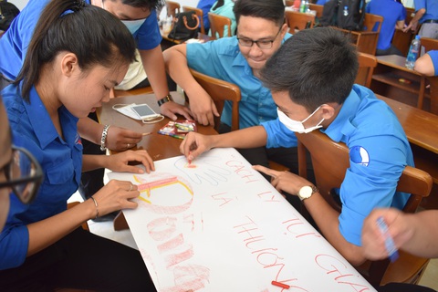 Nhảy flashmob Ghen Cô Vy tuyên truyền chống dịch - Ảnh 5. Nhảy flashmob Ghen Cô Vy tuyên truyền chống dịch - Ảnh 5.