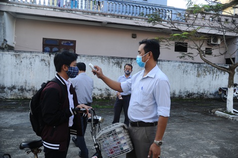 Xử phạt người đưa sai tin: Học sinh chưa thể đến trường, giám đốc Sở chuẩn bị nhận án kỷ luật - Ảnh 1. Xử phạt người đưa sai tin: Học sinh chưa thể đến trường, giám đốc Sở chuẩn bị nhận án kỷ luật - Ảnh 1.
