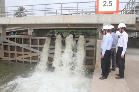 EVN SPC tăng cường cấp điện chống hạn mặn tại miền Tây Nam Bộ - Ảnh 4. EVN SPC tăng cường cấp điện chống hạn mặn tại miền Tây Nam Bộ - Ảnh 4.