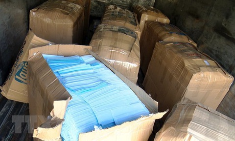 Hà Giang: Khởi tố bị can buôn lậu hơn 186.000 khẩu trang y tế - Ảnh 1. Hà Giang: Khởi tố bị can buôn lậu hơn 186.000 khẩu trang y tế - Ảnh 1.