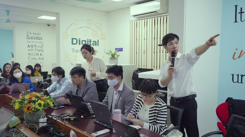 Bộ GD-ĐT: Trường phổ thông tăng cường dạy học qua Internet, truyền hình - Ảnh 1. Bộ GD-ĐT: Trường phổ thông tăng cường dạy học qua Internet, truyền hình - Ảnh 1.