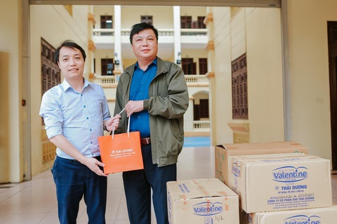 Súc miệng, súc họng thế nào để giảm nguy cơ lây nhiễm COVID-19? - Ảnh 3. Súc miệng, súc họng thế nào để giảm nguy cơ lây nhiễm COVID-19? - Ảnh 3.