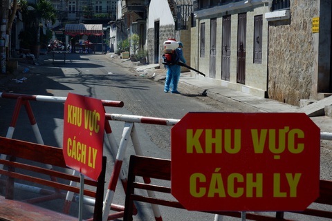 Cuộc sống bên trong tuyến đường cách ly ở Phan Thiết như thế nào? - Ảnh 2. Cuộc sống bên trong tuyến đường cách ly ở Phan Thiết như thế nào? - Ảnh 2.