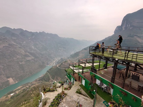 Panorama trên Mã Pì Lèng sẽ chỉ cắt một tầng trên mặt đất - Ảnh 3. Panorama trên Mã Pì Lèng sẽ chỉ cắt một tầng trên mặt đất - Ảnh 3.