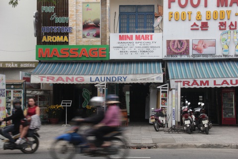 Từ hôm nay (15-3): Đà Nẵng cho dừng quán bar, vũ trường, karaoke... - Ảnh 1. Từ hôm nay (15-3): Đà Nẵng cho dừng quán bar, vũ trường, karaoke... - Ảnh 1.
