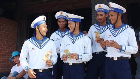 Tuổi 20 ở Trường Sa - Kỳ 2: Trai Sài Gòn ở Trường Sa - Ảnh 2. Tuổi 20 ở Trường Sa - Kỳ 2: Trai Sài Gòn ở Trường Sa - Ảnh 2.