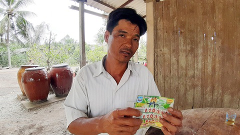 Nghi án 5 tờ vé số trúng độc đắc không cánh mà bay - Ảnh 1. Nghi án 5 tờ vé số trúng độc đắc không cánh mà bay - Ảnh 1.
