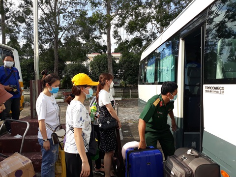 249 người tại Cần Thơ hoàn thành cách ly về với gia đình - Ảnh 3. 249 người tại Cần Thơ hoàn thành cách ly về với gia đình - Ảnh 3.