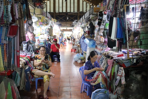 Tiểu thương chợ Bến Thành, Tân Định, Nguyễn Thái Bình xin giảm thuế - Ảnh 1. Tiểu thương chợ Bến Thành, Tân Định, Nguyễn Thái Bình xin giảm thuế - Ảnh 1.