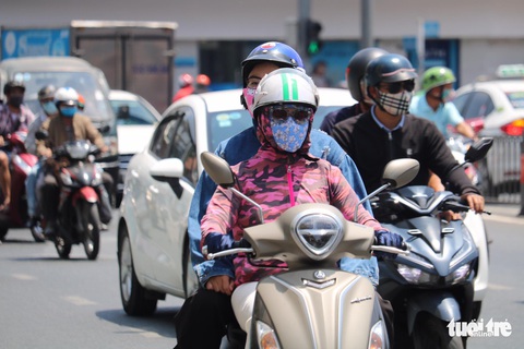 Vùng núi phía Bắc rét, Nam Bộ và Tây Nguyên nắng nóng vượt 37 độ C - Ảnh 1. Vùng núi phía Bắc rét, Nam Bộ và Tây Nguyên nắng nóng vượt 37 độ C - Ảnh 1.