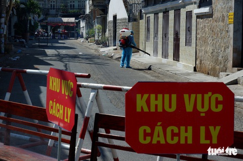 Khai báo gian dối làm lây lan dịch: Cần khởi tố để điều tra - Ảnh 1. Khai báo gian dối làm lây lan dịch: Cần khởi tố để điều tra - Ảnh 1.