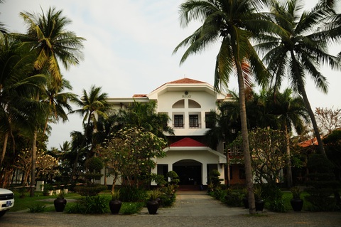 Vì sao Quảng Nam cách ly khách nước ngoài tại resort 4 sao? - Ảnh 1. Vì sao Quảng Nam cách ly khách nước ngoài tại resort 4 sao? - Ảnh 1.