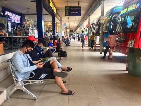 Quy định mang khẩu trang tại các điểm công cộng: Người Việt lo, người nước ngoài thờ ơ - Ảnh 4. Quy định mang khẩu trang tại các điểm công cộng: Người Việt lo, người nước ngoài thờ ơ - Ảnh 4.