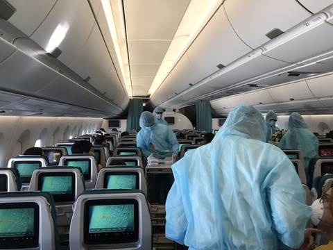 Hàng trăm tiếp viên Vietnam Airlines xin đi làm không nhận lương chức danh trong 2-3 tháng - Ảnh 1. Hàng trăm tiếp viên Vietnam Airlines xin đi làm không nhận lương chức danh trong 2-3 tháng - Ảnh 1.