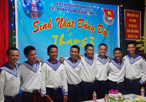 Tuổi 20 ở Trường Sa - Kỳ 3: Tình đồng đội trên đảo xa - Ảnh 3. Tuổi 20 ở Trường Sa - Kỳ 3: Tình đồng đội trên đảo xa - Ảnh 3.