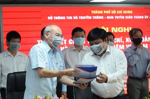 Báo chí đồng hành với TP.HCM vượt qua giai đoạn khó khăn do COVID-19 - Ảnh 2. Báo chí đồng hành với TP.HCM vượt qua giai đoạn khó khăn do COVID-19 - Ảnh 2.