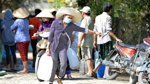 TP.HCM sẵn sàng cấp nước cho miền Tây - Ảnh 1. TP.HCM sẵn sàng cấp nước cho miền Tây - Ảnh 1.
