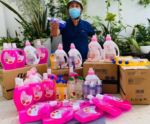 COVID-19: Quyền Linh, Khả Như bán hàng online, Bích Phương, Min, Chi Pu ủ mưu gì? - Ảnh 4. COVID-19: Quyền Linh, Khả Như bán hàng online, Bích Phương, Min, Chi Pu ủ mưu gì? - Ảnh 4.