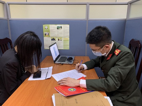 Triệu tập cô gái tung tin vịt: bệnh nhân thứ 17 là con gái chủ tịch Thép Việt Ý - Ảnh 1. Triệu tập cô gái tung tin vịt: bệnh nhân thứ 17 là con gái chủ tịch Thép Việt Ý - Ảnh 1.