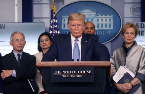 Ông Trump tin cuộc sống sẽ trở lại bình thường sớm nhất vào tháng 7 - Ảnh 1. Ông Trump tin cuộc sống sẽ trở lại bình thường sớm nhất vào tháng 7 - Ảnh 1.