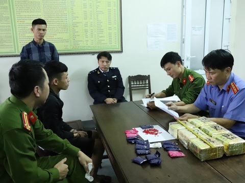 Hà Tĩnh liên tiếp bắt giữ 2 vụ vận chuyển ma túy thuê - Ảnh 1. Hà Tĩnh liên tiếp bắt giữ 2 vụ vận chuyển ma túy thuê - Ảnh 1.