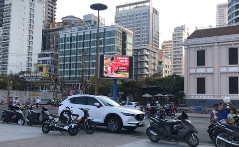Ngành quảng cáo lan truyền thông điệp cùng miền Tây chống hạn mặn lịch sử - Ảnh 4. Ngành quảng cáo lan truyền thông điệp cùng miền Tây chống hạn mặn lịch sử - Ảnh 4.