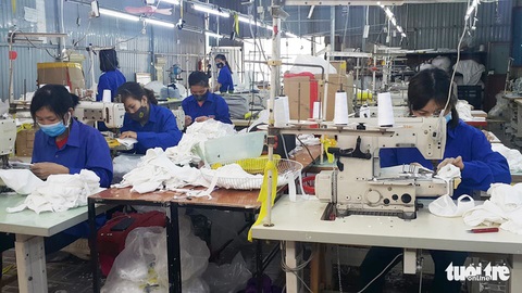 Nghỉ học phòng dịch, bạn trẻ làm tường bích họa, khu vui chơi từ lốp xe - Ảnh 6. Nghỉ học phòng dịch, bạn trẻ làm tường bích họa, khu vui chơi từ lốp xe - Ảnh 6.