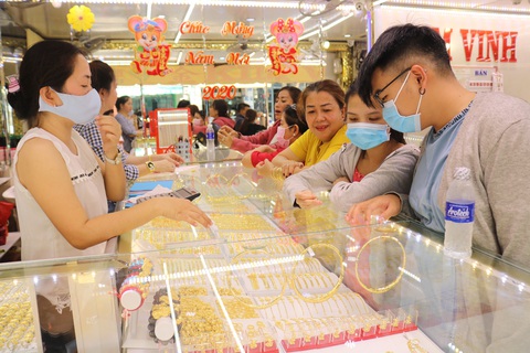 Giá vàng thế giới ngược dòng, tăng thêm 1,7 triệu đồng/lượng - Ảnh 1. Giá vàng thế giới ngược dòng, tăng thêm 1,7 triệu đồng/lượng - Ảnh 1.