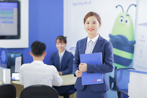 MB ủng hộ 10 tỷ đồng góp sức đẩy lùi đại dịch Covid-19 - Ảnh 3. MB ủng hộ 10 tỷ đồng góp sức đẩy lùi đại dịch Covid-19 - Ảnh 3.
