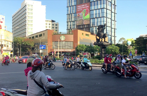 Ngành quảng cáo lan truyền thông điệp cùng miền Tây chống hạn mặn lịch sử - Ảnh 2. Ngành quảng cáo lan truyền thông điệp cùng miền Tây chống hạn mặn lịch sử - Ảnh 2.